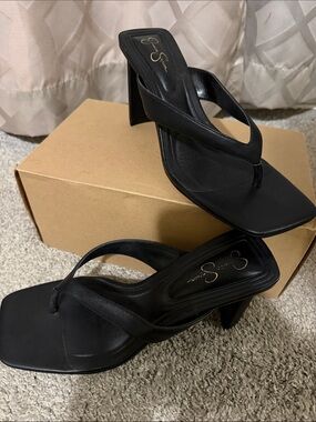 Jessica Simpson Black Square-Toe Thong Block Heel Sandals